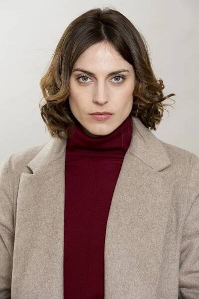 Weinberg - Promo - Antje Traue