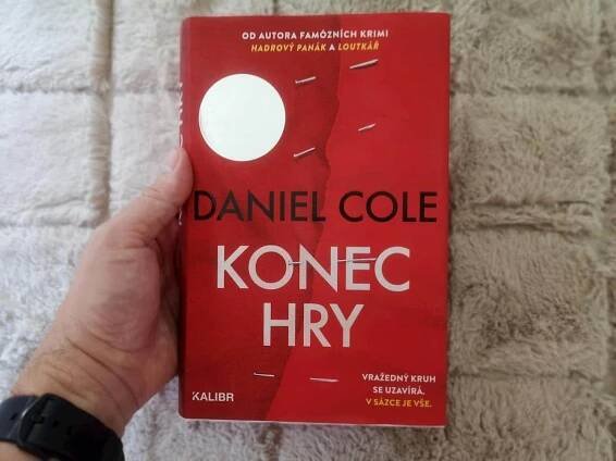 Daniel Cole: Konec hry (recenze) - Inlivi