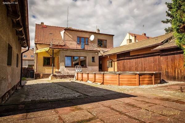 Pronájem rodinného domu 150 m2 v Pavlíkově, pozemek 792 m2 - Six Reality s.r.o