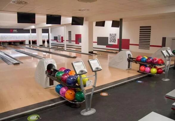 Bowling v BEST Sportcentru Olomouc - 6 moderních bowlingových drah