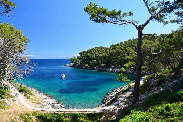 Fotogalerie Chorvatsko: Ostrovy Lošinj, Cres, Susak - Chorvatsko: ostrov Lošinj z vyhlídky Providenca - č. 2241890 | Turistika.cz