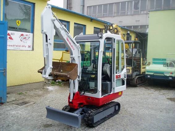 TAKEUCHI TB016,R.V.2002