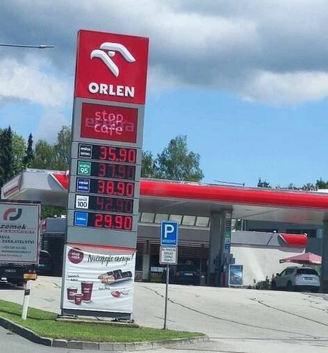 Ceny benzínu a nafty klesají, podívejte se, za kolik natankujete na Táborsku