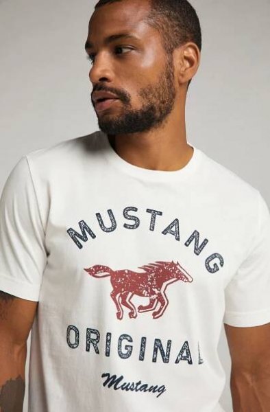 Pánské tričko MUSTANG bílé | EXE JEANS | Specialisté na džíny Mustang, Cross, Mavi a další
