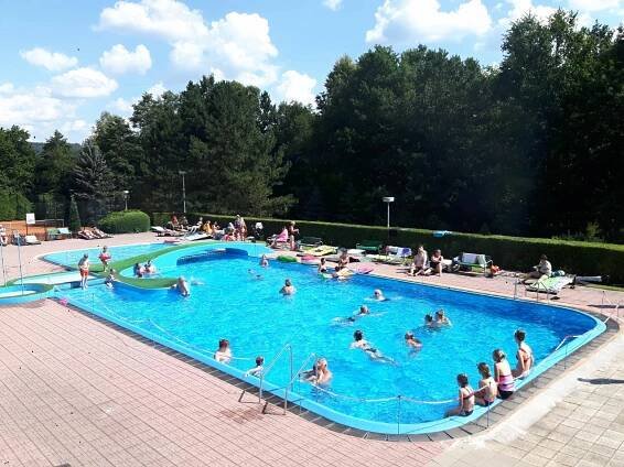 Rožnov pod Radhoštěm - bazén hotelu Relax