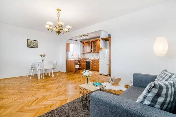 Prodej bytu 3+1 u metra Strašnická s garážovým stáním – QARA