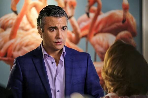 Neposkvrněná Jane - Chapter Fifty-One - Z filmu - Jaime Camil