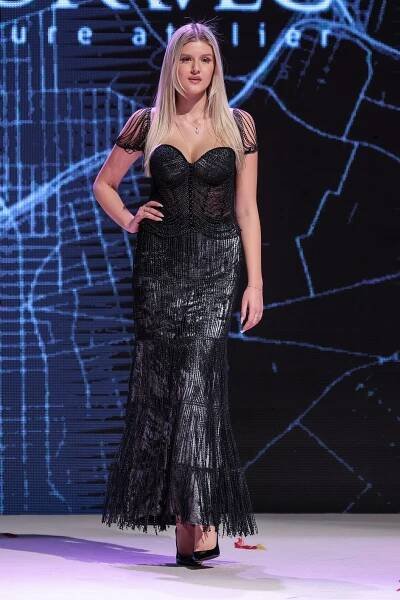 Všude prsa! Dcera Kubelkové, ex fotbalisty a missky na módní show v Teplicích