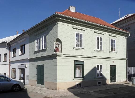 Soubor:TynecNL USKP 40247 2-3471 KomenskehoNam158 MestanskyDum.jpg – Wikipedie