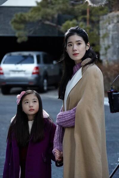 Rin-ah Shin, Eun-chae Jeong - Riteon - Z natáčení