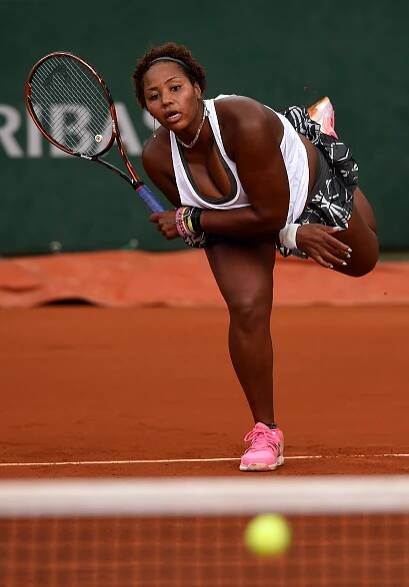 Dívka, která boří mýty. Na French Open zářil americký "Metráček"