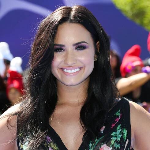 Demi Lovato Celebrates Her Thighs With an Empowering New Selfie