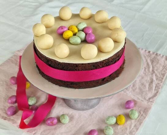 Simnel cake je tradiční pochoutka ze středověké... | iROZHLAS - spolehlivé zprávy