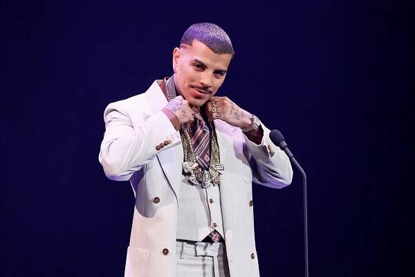 WASHINGTON, DC - SEPTEMBER 04: Honoree Rauw Alejandro accepts his Vision Award onstage during The 38th Annual Hispanic Heritage Awards on September 04, 2025 in Washington, DC. (Photo by Paul Morigi/Getty Images for Hispanic Heritage Foundation)