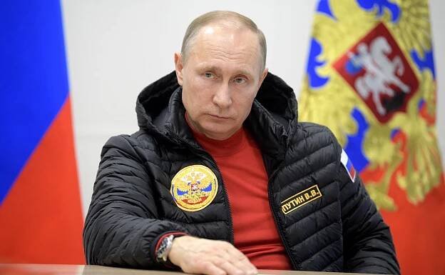 O příčinách náhlé proměny Putinova režimu z relativně mírného autoritářství na tvrdou diktaturu