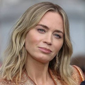 Emily Blunt apologises for describing restaurant worker as ‘enormous’
