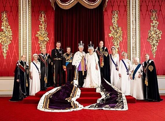 Fotogalerie: Britská královská rodina se pochlubila o radostnou novinku