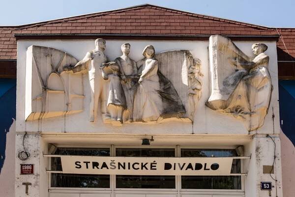 STRAŠNICKÉ DIVADLO