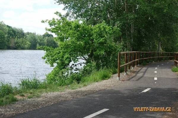 Cyklostezka z Prčice do Sedlčan - popis cyklotrasy, mapa, fotky