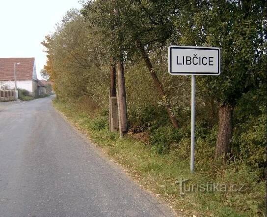 Jih obce: Libčice od jihu