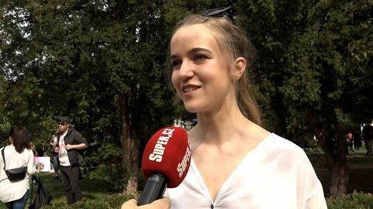 Ta se Lucii Zedníčkové povedla. Její nádherná dcera jde z role do role. A s tímhle fešákem slaví dvouleté výročí - Super.cz