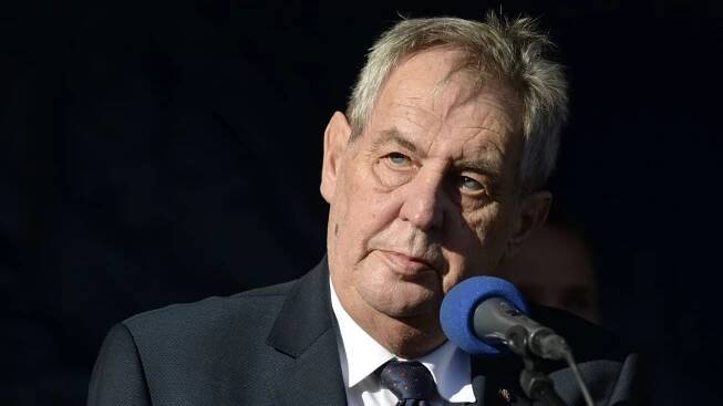 Exkluzivní esej Miloše Zemana: Demokracie, nebo nová normalizace? O to se vede boj - CNN Prima NEWS