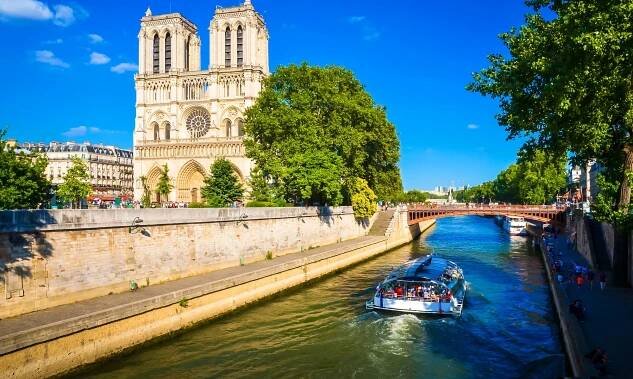 2 noci v Paříži: doprava, ubytování v hotelu i návštěva Louvru a Versailles