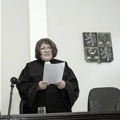 Pohřeb Wagnerové (†76): Rychlíkův humor, dojetí i rýpnutí do Zemana. „Bylo nám ctí tě s manželem potkat“