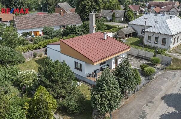 Prodej rodinného domu 3+1 s užitnou plochou 128 m2, pozemek 787 m2, Lučice u Chlumce nad Cidlinou