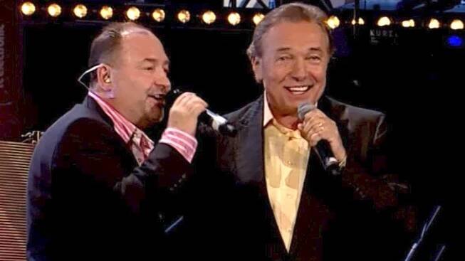 Michal David & Karel Gott - To stárnutí zrádné (O2 arena, Praha 2010)