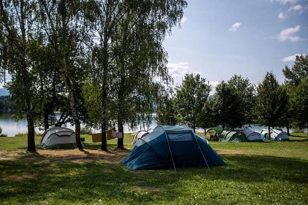 Kempová sezona na Olešné je v plném proudu. O víkendu je vyprodáno