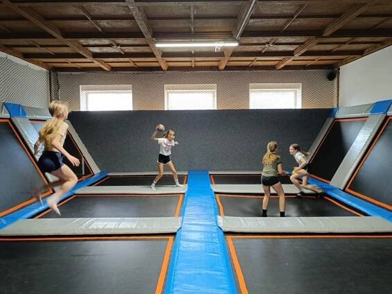 Základní škola Mnichovo Hradiště, Studentská 895, příspěvková organizace | Jump aréna Liberec