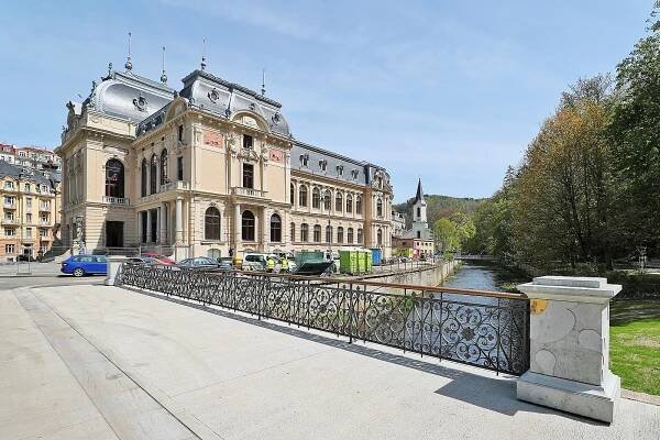 Rekonstrukce Císařských lázní s vestavěným sálem pro symfoniky jde do finále