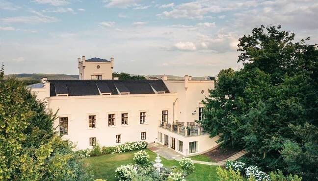 Fotogalerie • Hotel & Restaurant Chateau Trnová u Prahy (Ubytování - hotel) • Mapy.com