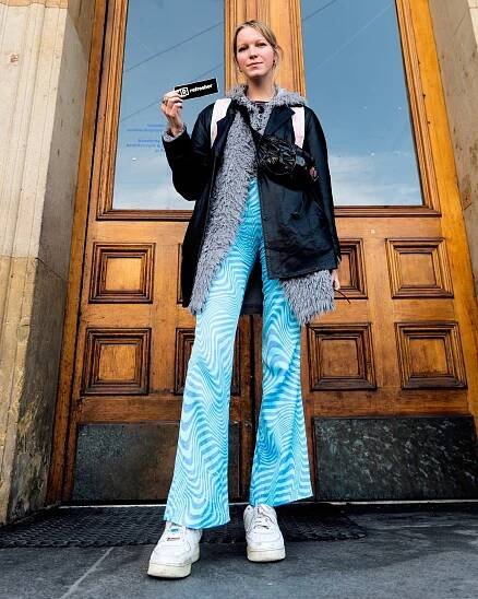 Studenti UMPRUM upřednostňují nákupy v sekáčích, za oblečení utrácí jen pár stovek měsíčně (Móda z vysoké) | Galerie 1/31