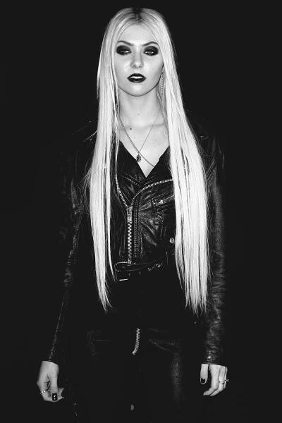 Taylor Momsen fotka