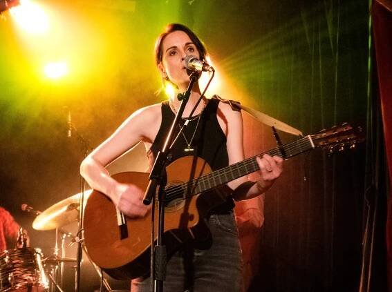Michelle Dockery and Michael Fox performing live.