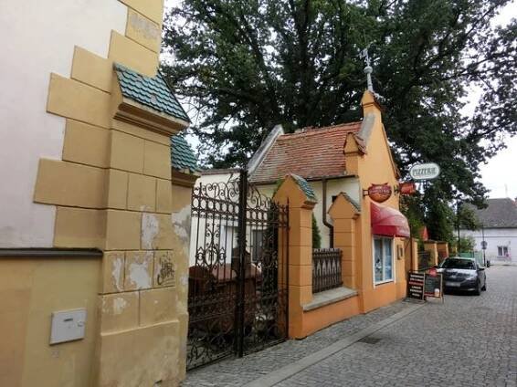 Kavárna a pizzeria Astra foto 2