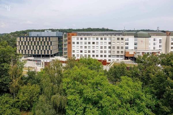 Nová budova Institutu klinické a experimentální medicíny.