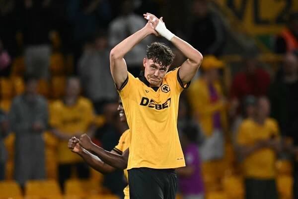Newcastlu se nedaří získat posily do útoku, Wolves odmítli druhou nabídku za Stranda Larsena