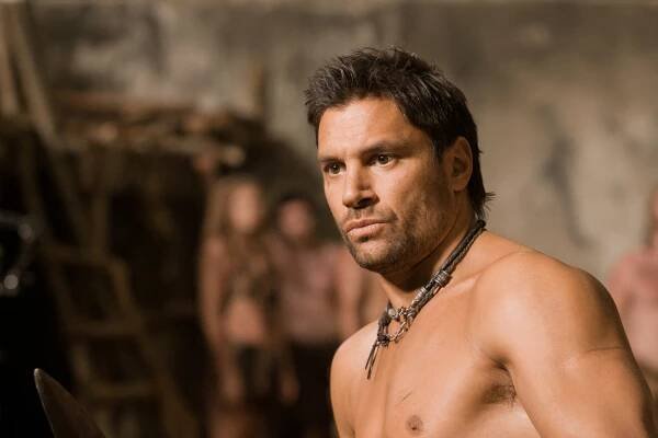 Spartakus - Vyrovnání - Z filmu - Manu Bennett