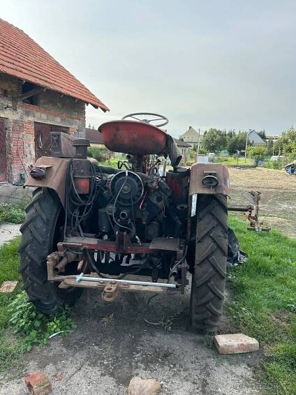 Traktor RS 09