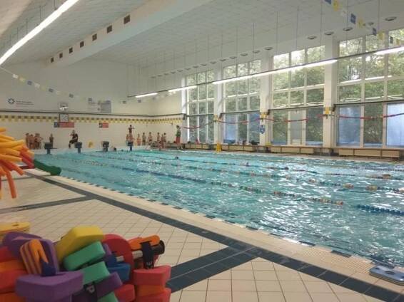 Plavecký výcvik 2.C – Základní škola Čelákovice, Kostelní 457, příspěvková organizace