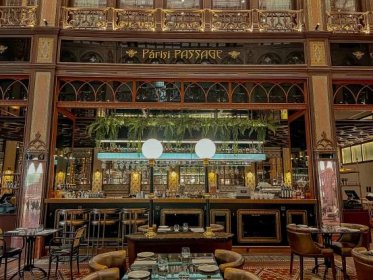 Parisi Passage Budapest (Paris Court) - Visit a Hidden Secret Arcade! 9