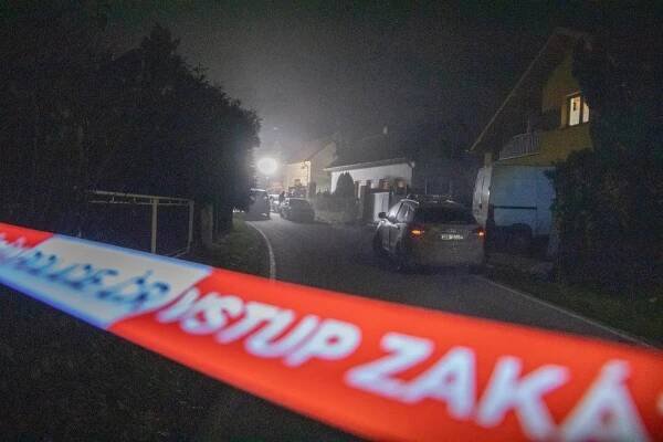 Tři měsíce pekla: Muž z Lounska měl ženu spoutat řetězem, oholit hlavu a uvěznit ve sklepě
