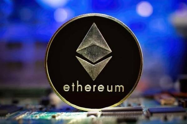 Cathie Wood-Backed BitMine Slides Pre-Market As Ethereum Reverses From Record Highs—But This Peter Thiel-Linked ETH Treasury Stock Has Gained