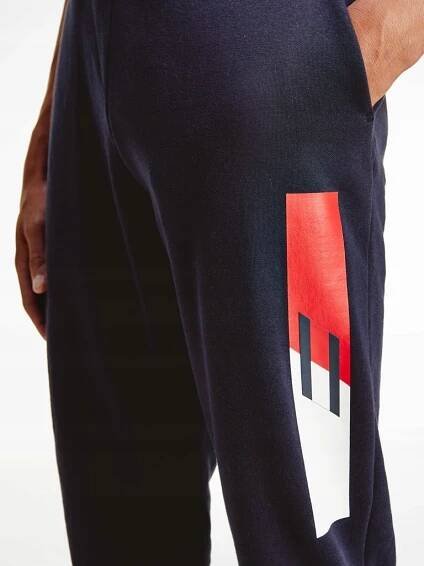 TOMMY HILFIGER PÁNSKÉ TEPLÁKOVÉ KALHOTY NAVY vel. S Model GRAPHIC PANT