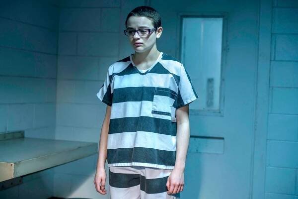 The Act -- "Look at the Stars" - Episode 108 -- Gypsy fights for her life by defending her actions, while Mel & Lacey realize that behind closed doors things were not always as they seemed. Gypsy Rose Blanchard (Joey King), shown. (Photo by: Brownie Harris/Hulu)