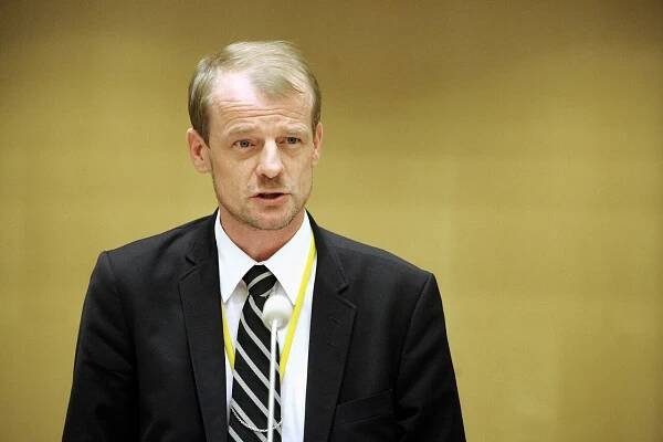 Soubor:Jorgen Niclasen.jpg – Wikipedie