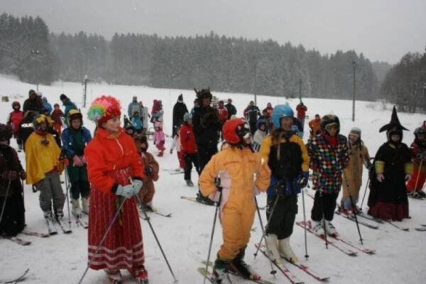 Trhová Kamenice - Hluboká - sjezdovky a sníh